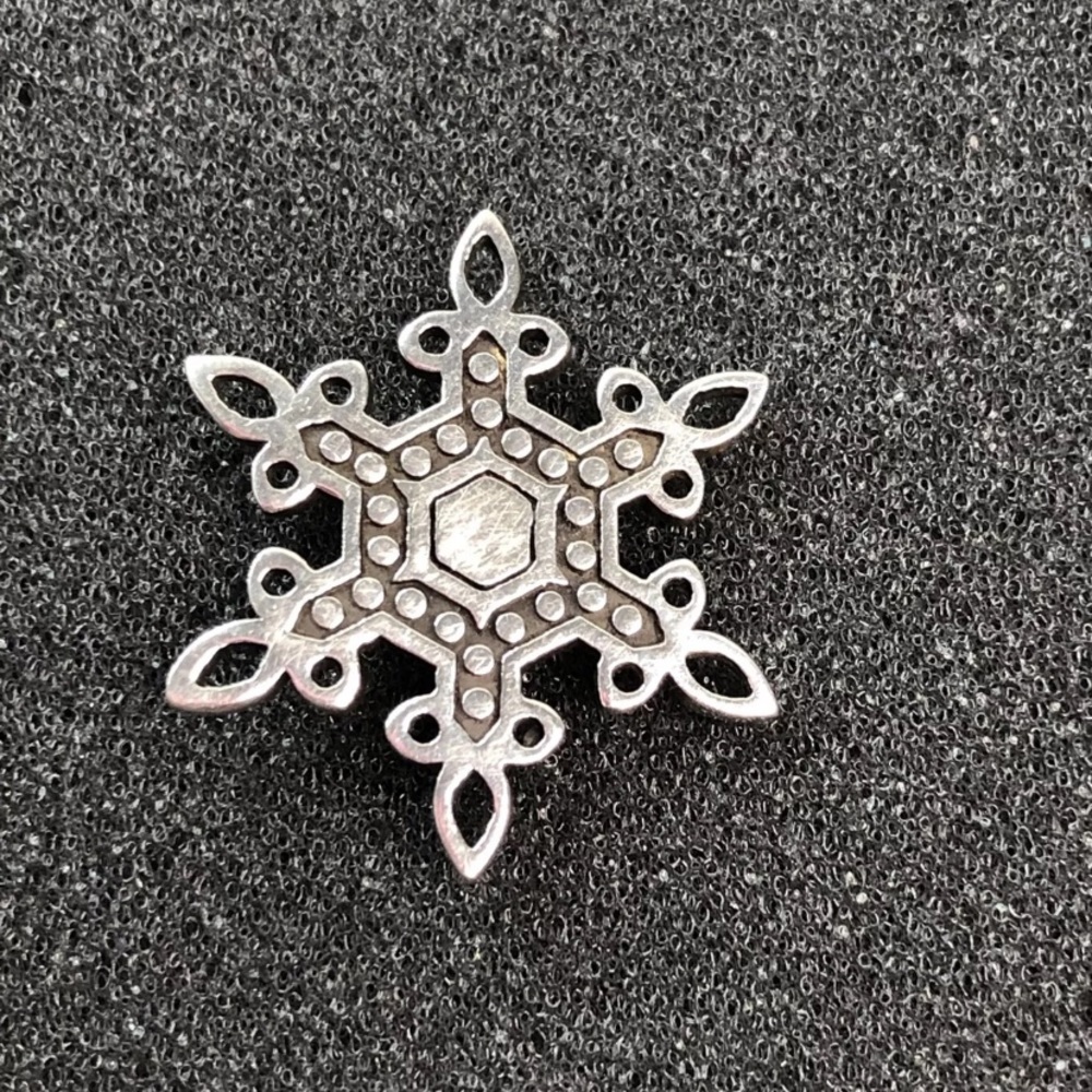 John Hardy 925 Sterling Snowflake Lapel Pin Tie